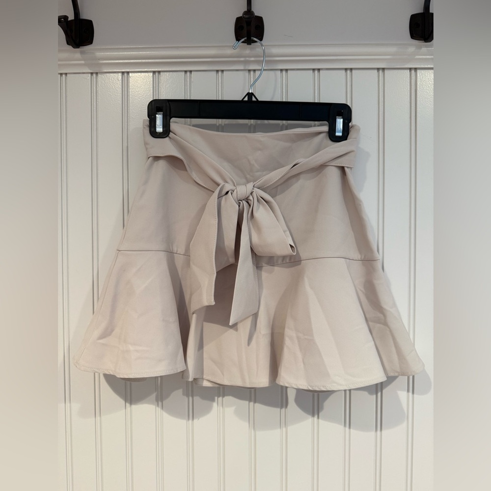 Zara Tan Fit and Flare Mini Skort with Tiered Tie Front